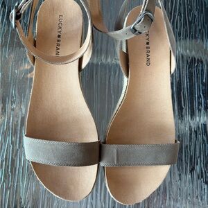Lucky Brand Tan Minimalist Sandals